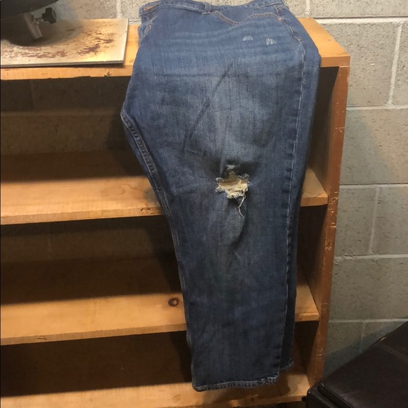 Old Navy Denim - Old Navy Distressed Boyfriend Straight Jeans 18